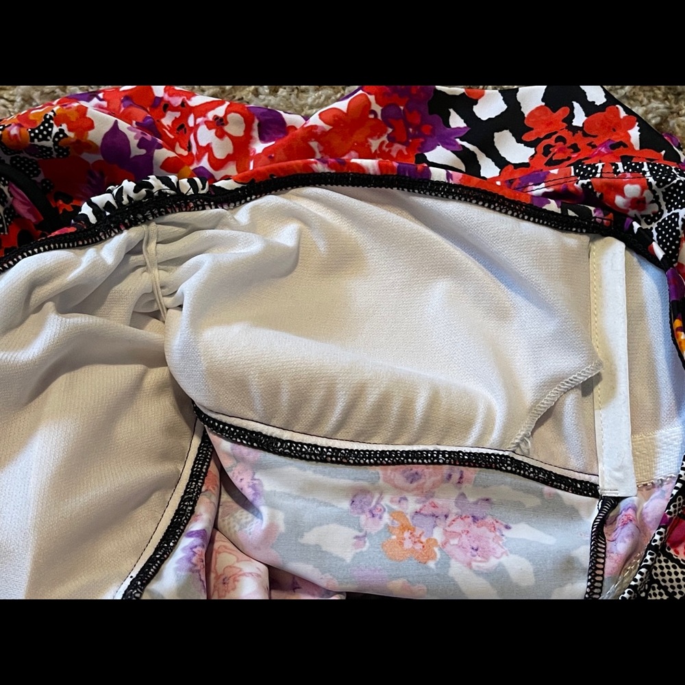 NWT Swimsuit Top - Picture 9 of 9